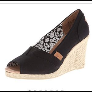 Madden girl “Tackle” wedges.